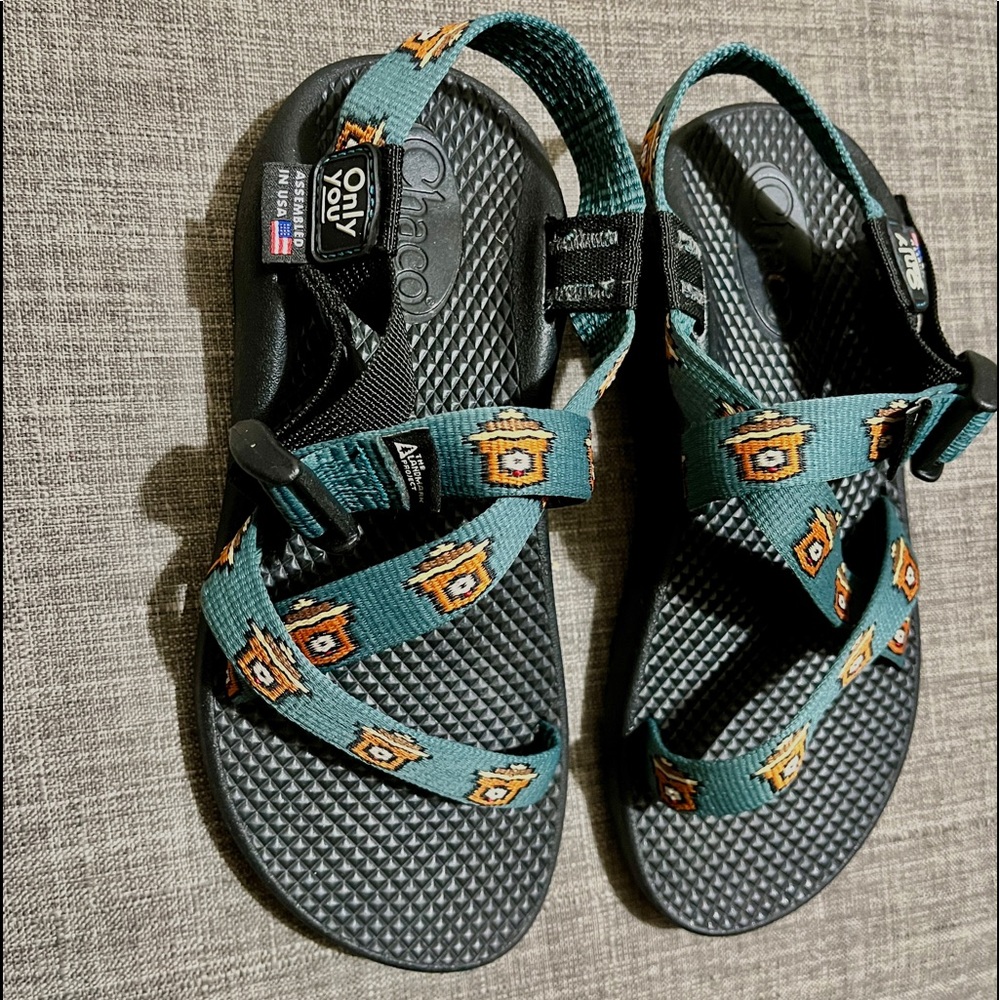 Smokey the Bear Chacos sz 3